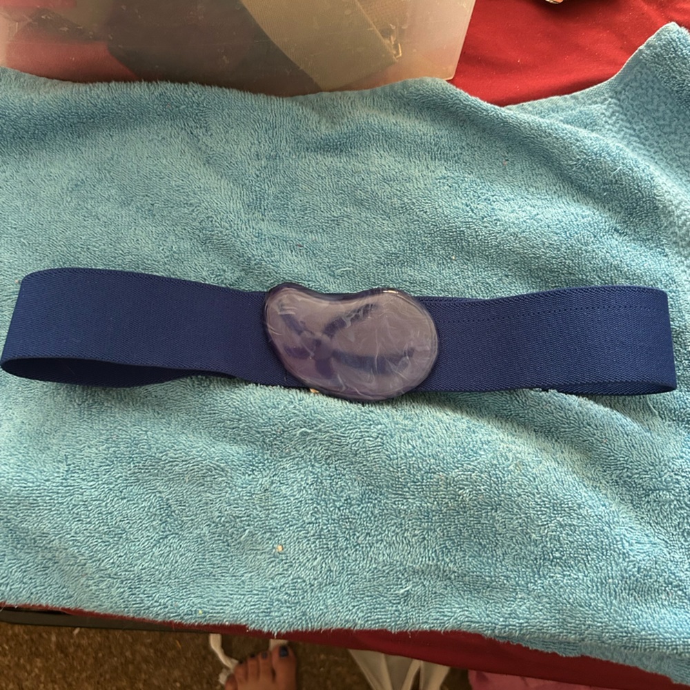 Women’s Vintage Fashion Belt. Navy Blue 80s Stretch Belt. Unique Buckle Design.